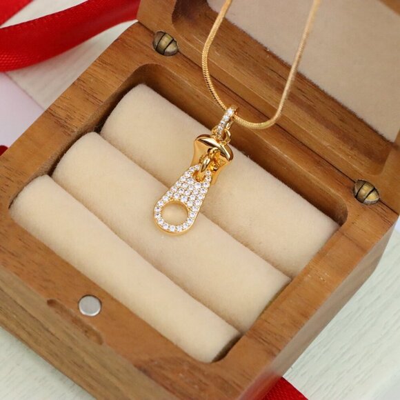 "Stylish Rose Gold Zipper Shape Pendant with Sparkling Stones, XPPT1477 - Picture 8 of 13